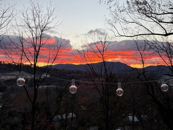 29 Delano Rd, Asheville, NC 28805