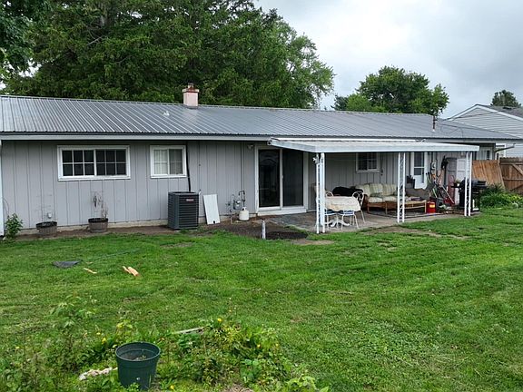 2nd image of 535 Twin Lakes Ave
