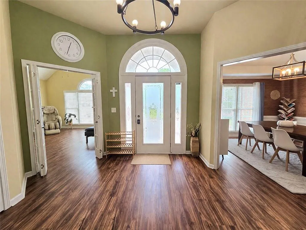 3 bed, 2.5 bath, 2475 sqft, $2,500 — Photo 4