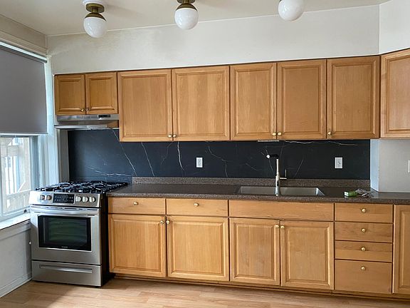 4th image of 5341 N Kenmore Ave #2F