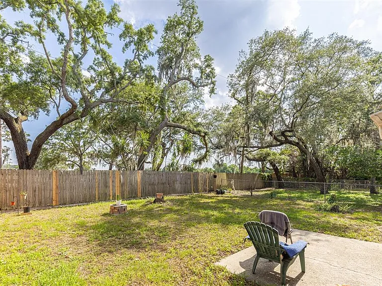 12102 Walden Woods Dr — Photo 17