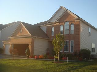 2058 Lily Pond Ln, South Elgin, IL 60177