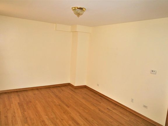 2nd image of 1084 N Marshfield Ave #1REAR