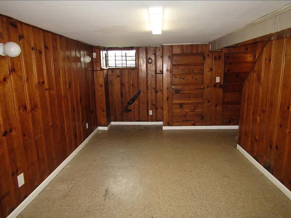 2nd image of 2578 Cecil Ave