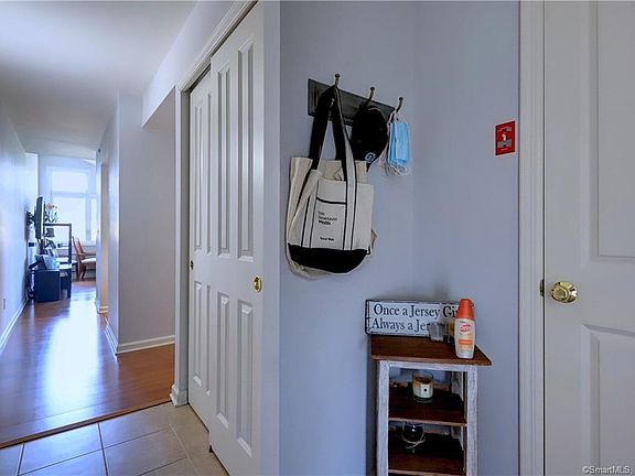 3rd image of 3250 Fairfield Ave APT 312