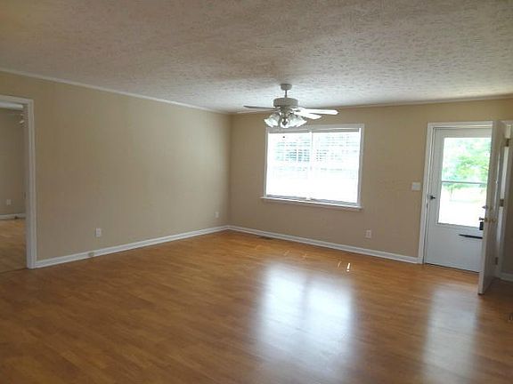 4th image of 177 Chestnut Ct