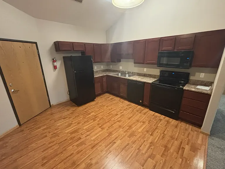 2190 Westlake Rd — Photo 1