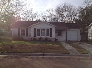 1109 E Hiller St, Victoria, TX 77901
