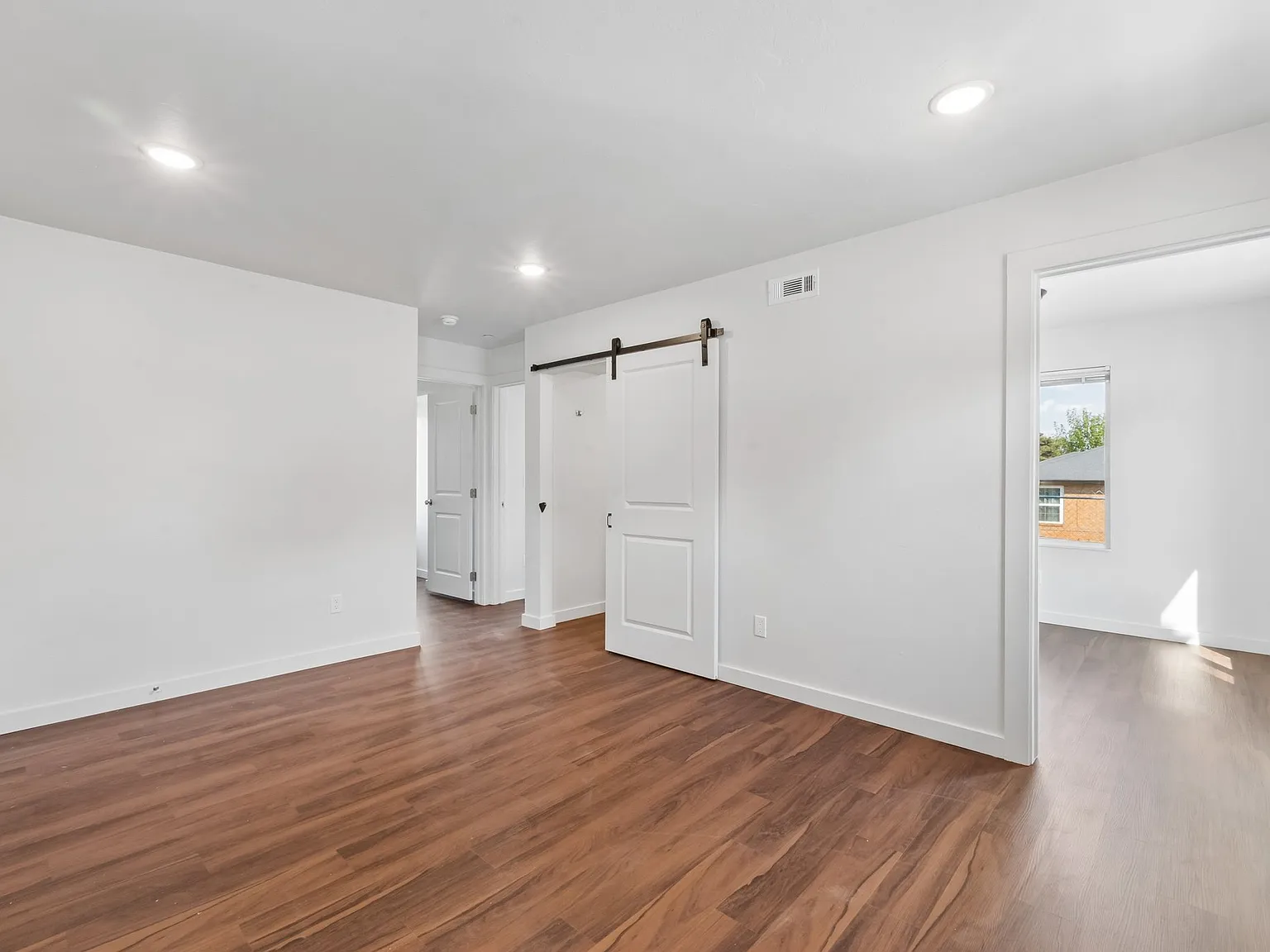 3 bed, 2656 sqft, $1,375 — Photo 3