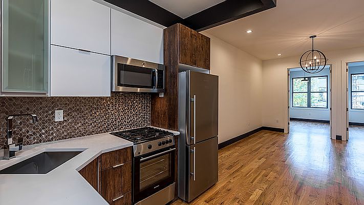 1st image of 306 Stanhope St APT 1L