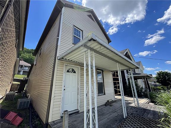 2nd image of 978 Neville St