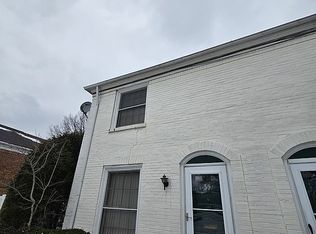 23 Trenton Sq, Cleveland, OH 44143