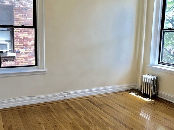 3rd image of 4309 47th Ave APT 4F