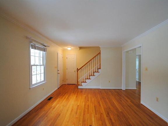 4th image of 144 Howard Dr