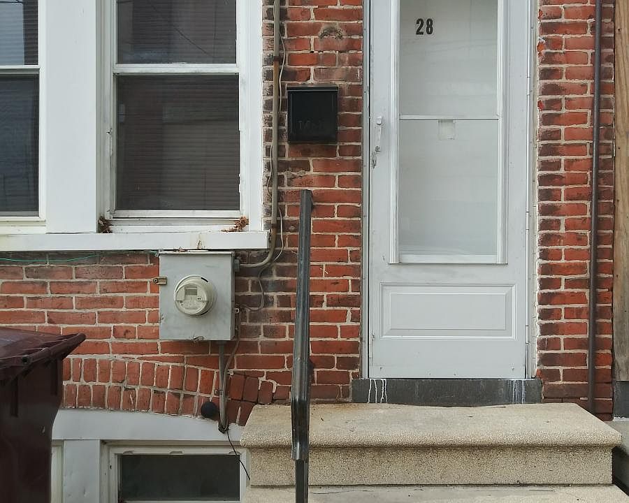 1st image of 28 Lower Oak St