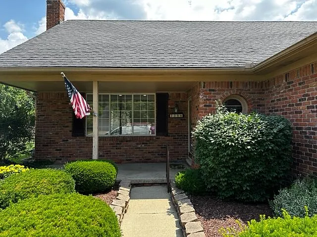 Building Photo - 7356 Hedgerow Ct
