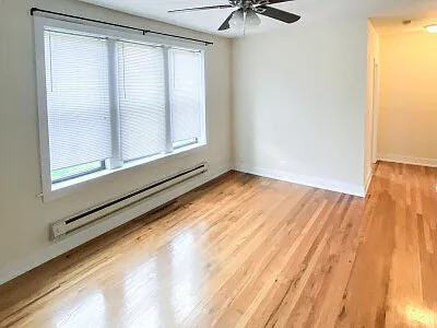 626 W Roscoe St #3 — Photo 1