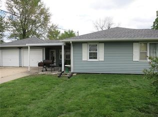 209 S Orange St, Cameron, MO 64429