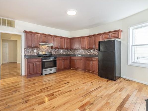 20 Noll Pl FLOOR 1