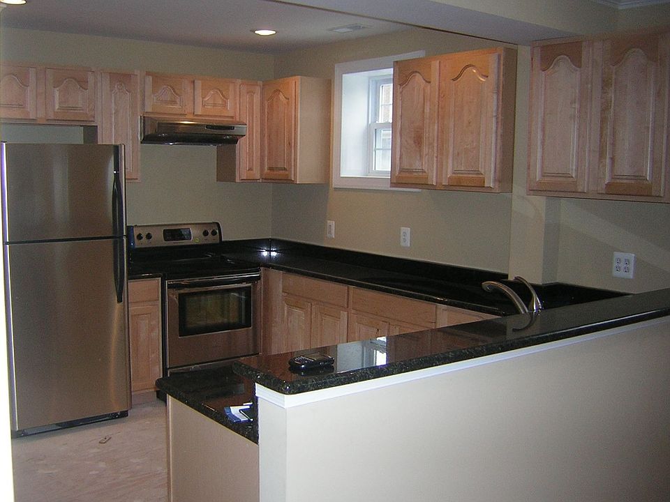 2nd image of 1464 Howard Rd SE