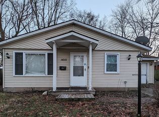 1615 Williamsburg Dr, Champaign, IL 61821