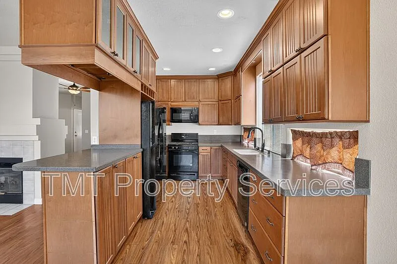 3 bed, 2.0 bath, 1626 sqft, $2,750 — Photo 4