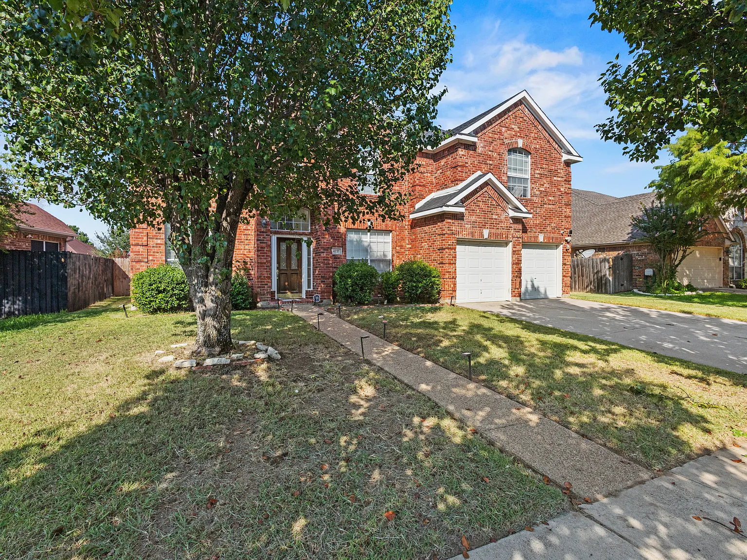 5 bed, 3325 sqft, $3,250 — Photo 3
