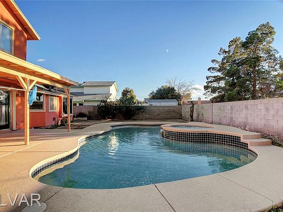 2nd image of 1659 Rolling Hills Dr