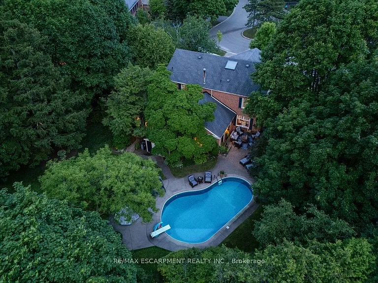 3555 Kingbird Ct — Photo 49