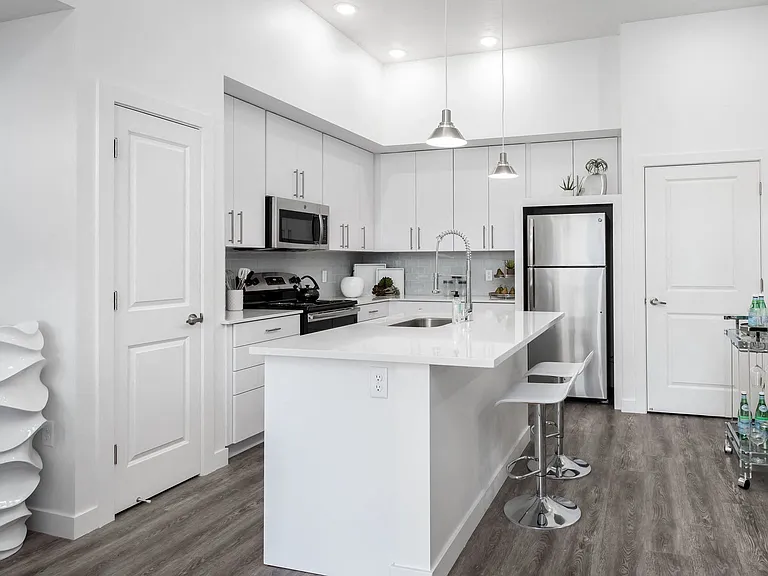 Rockpoint Apartments — Photo 2