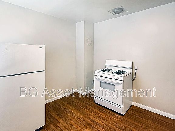 5th image of 22815 Grand St Unit 16