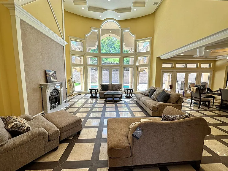 734 Bridle Ridge Ct — Photo 5