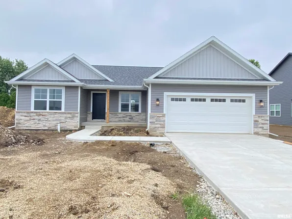 404 Hawks Nest Dr, Chatham, IL 62629