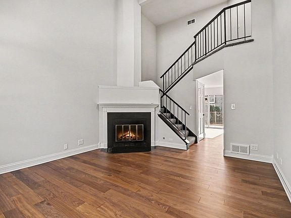 2nd image of 1527 Harvest Ln