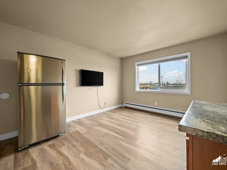 618 Gambell St #11 — Photo 51