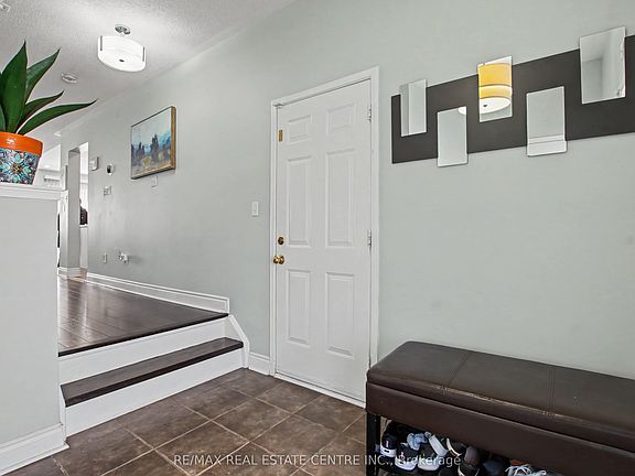 4th image of 21 Vermont Rd