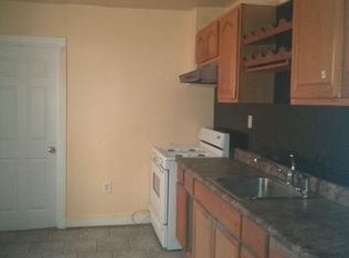 782 Line St, Camden, NJ 08103