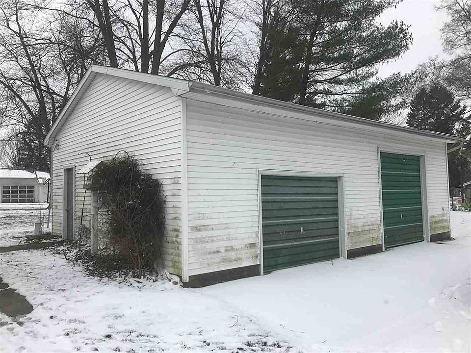 2nd image of 207 N Poplar St