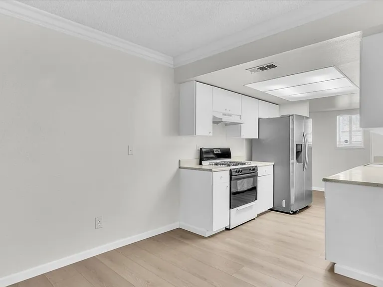 8922 I Ave #2 — Photo 7