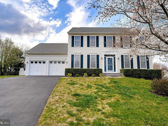 4th image of 36 Ashcroft Dr
