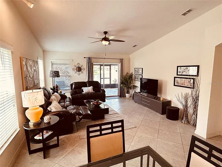 585 Grand Canal Dr — Photo 14