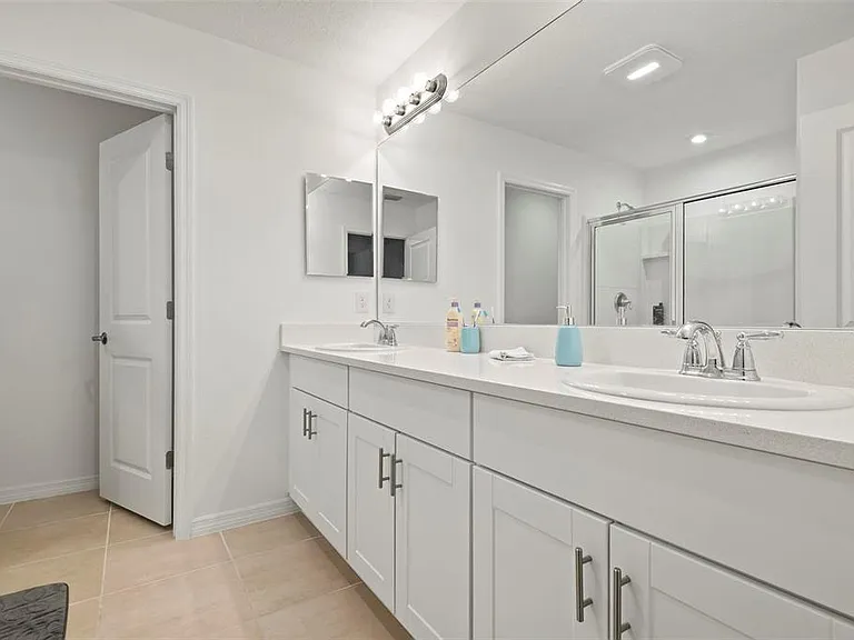 6305 Springmont Loop — Photo 17