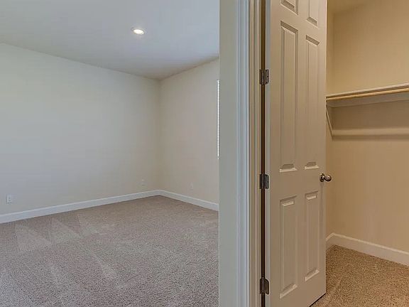 2nd image of 3001 Belden Ct
