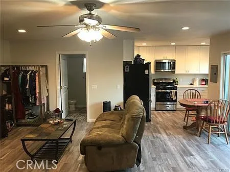 430 E Bixby Rd #A — Photo 3