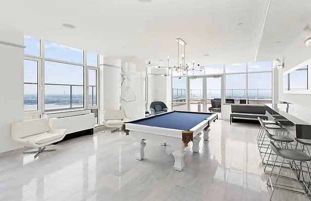 Sold by Landmark Property Holdings LLC | media 11