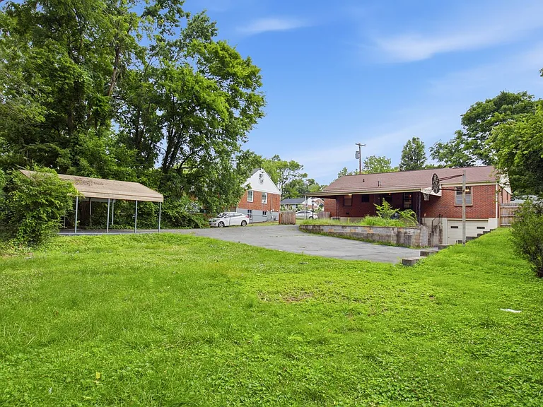 2923 Dunmore Dr — Photo 30