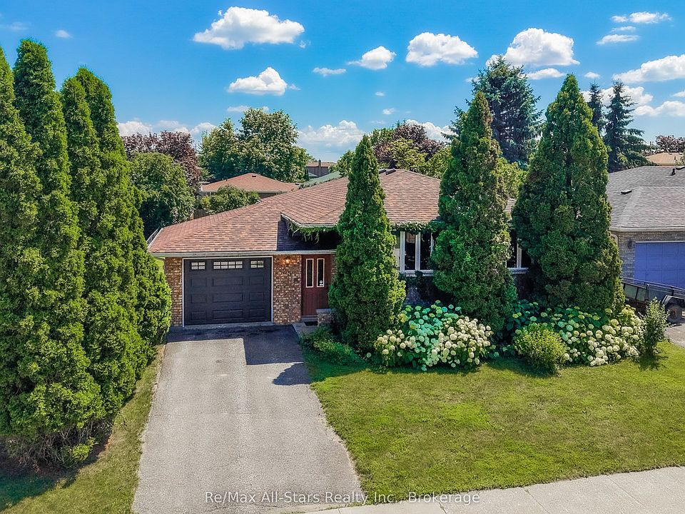 1st image of 25 Madill Cres
