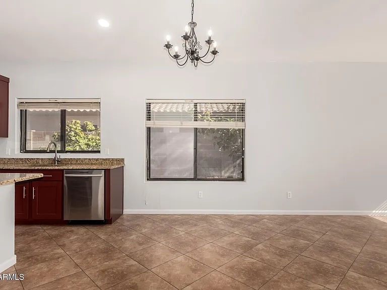 1625 E Montoya Ln — Photo 11