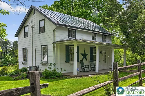 5686 Cetronia Rd Photo 1