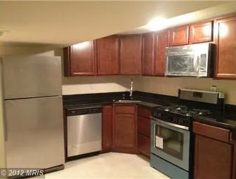 Beautiful and spacious 5 BR/2BA minutes from UMD campus — Photo 4